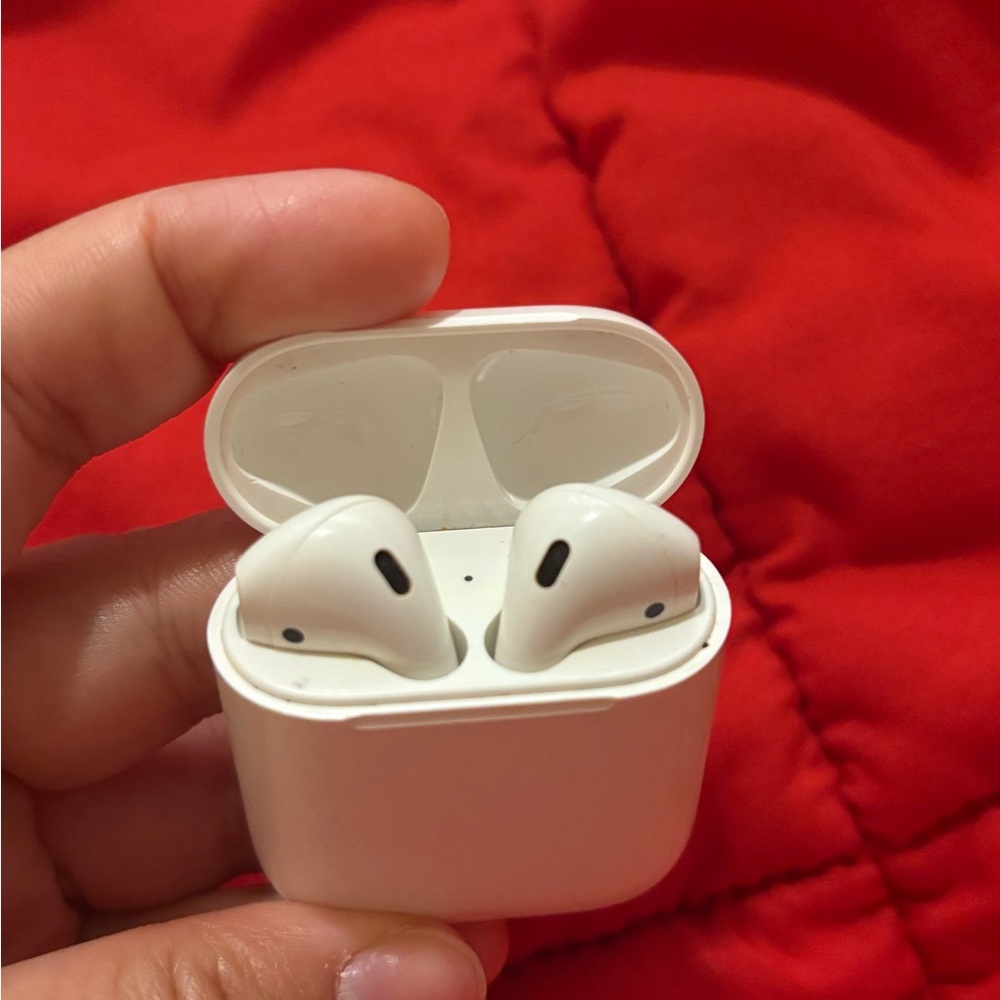 Airpods 2nd generation (2019)
